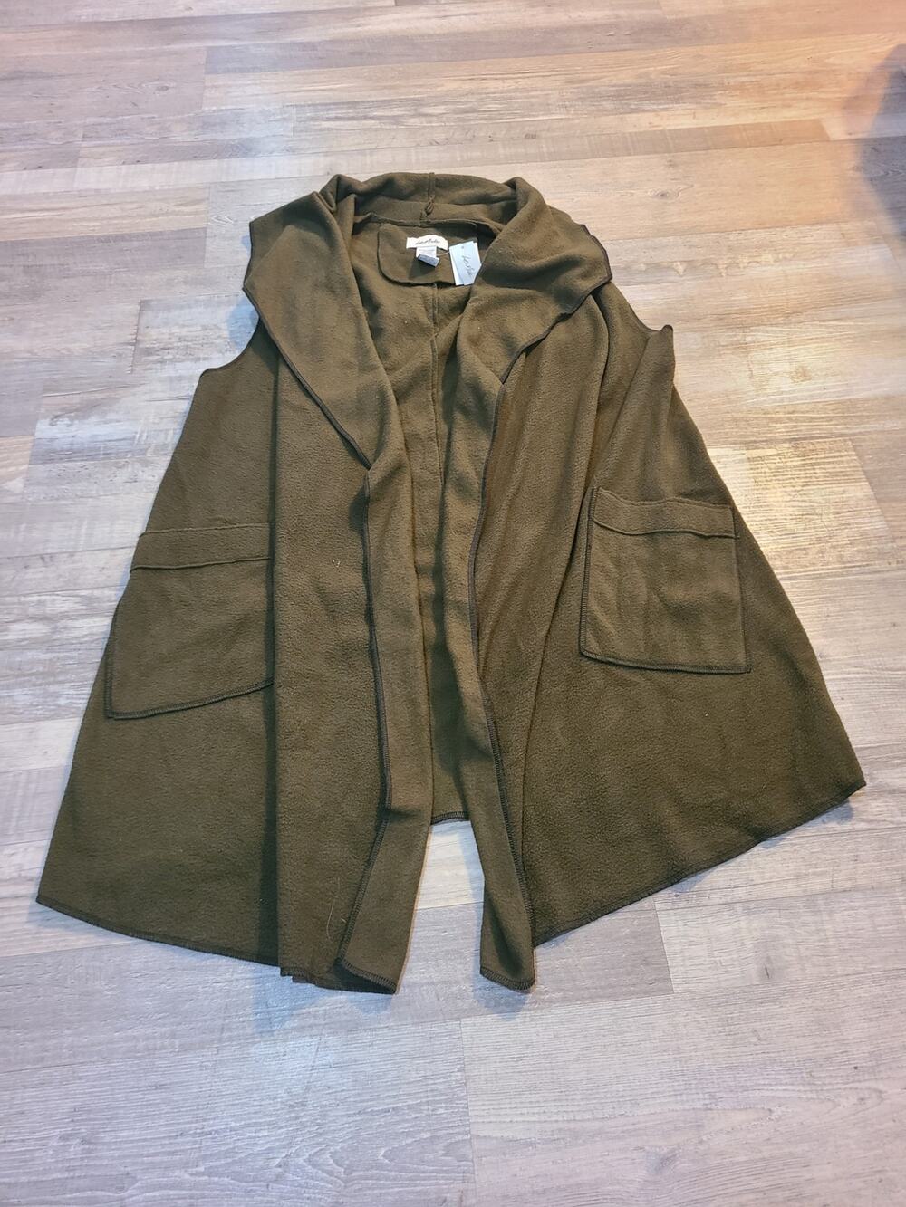 Le Moda one size trimmed fleece vest